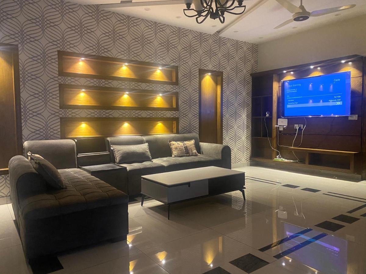 Luxury Guest House In Bahria Town Ραβαλπίντι Εξωτερικό φωτογραφία