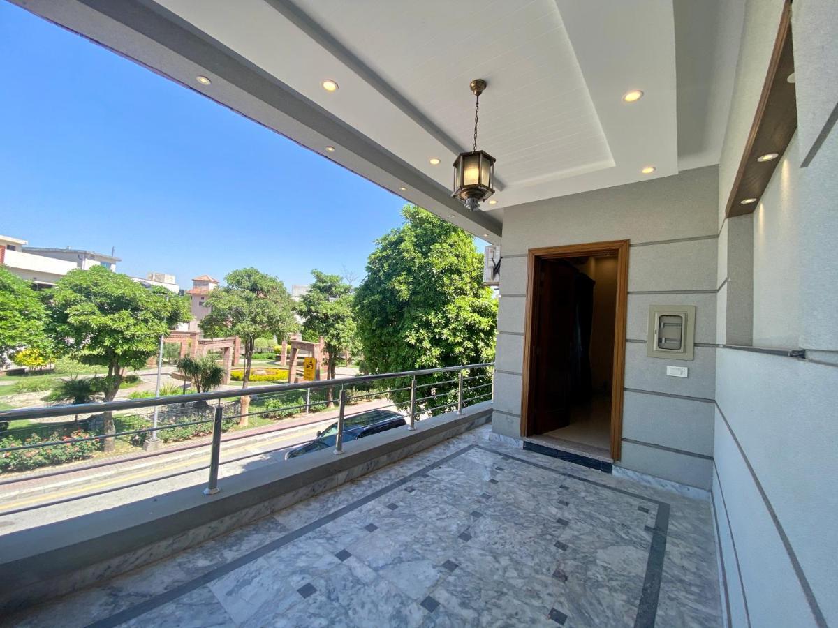 Luxury Guest House In Bahria Town Ραβαλπίντι Εξωτερικό φωτογραφία